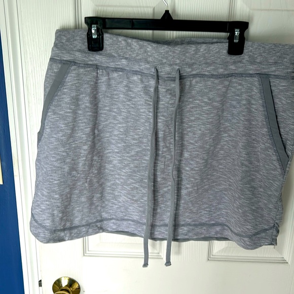 Athleta XL gray running skirt - Picture 1 of 3